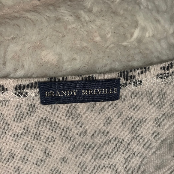 Brandy Melville Shirt - Picture 3 of 3